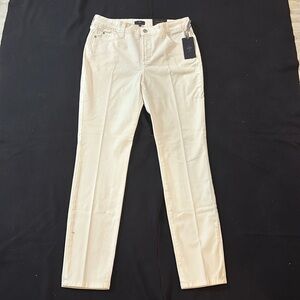 NWT NYDJ White Legging Jeans in Size 10